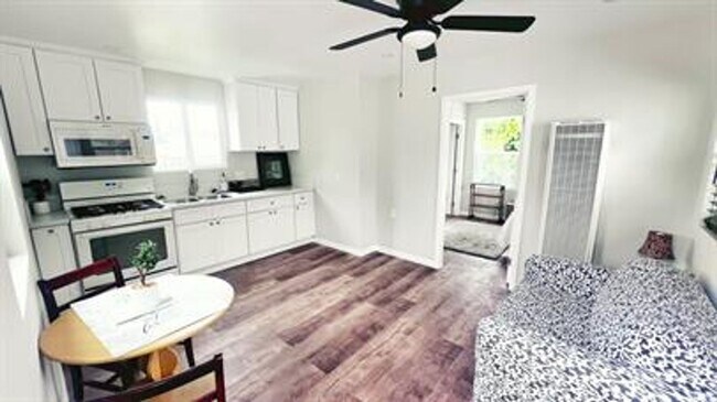 Foto del edificio - 759 N Caswell Ave