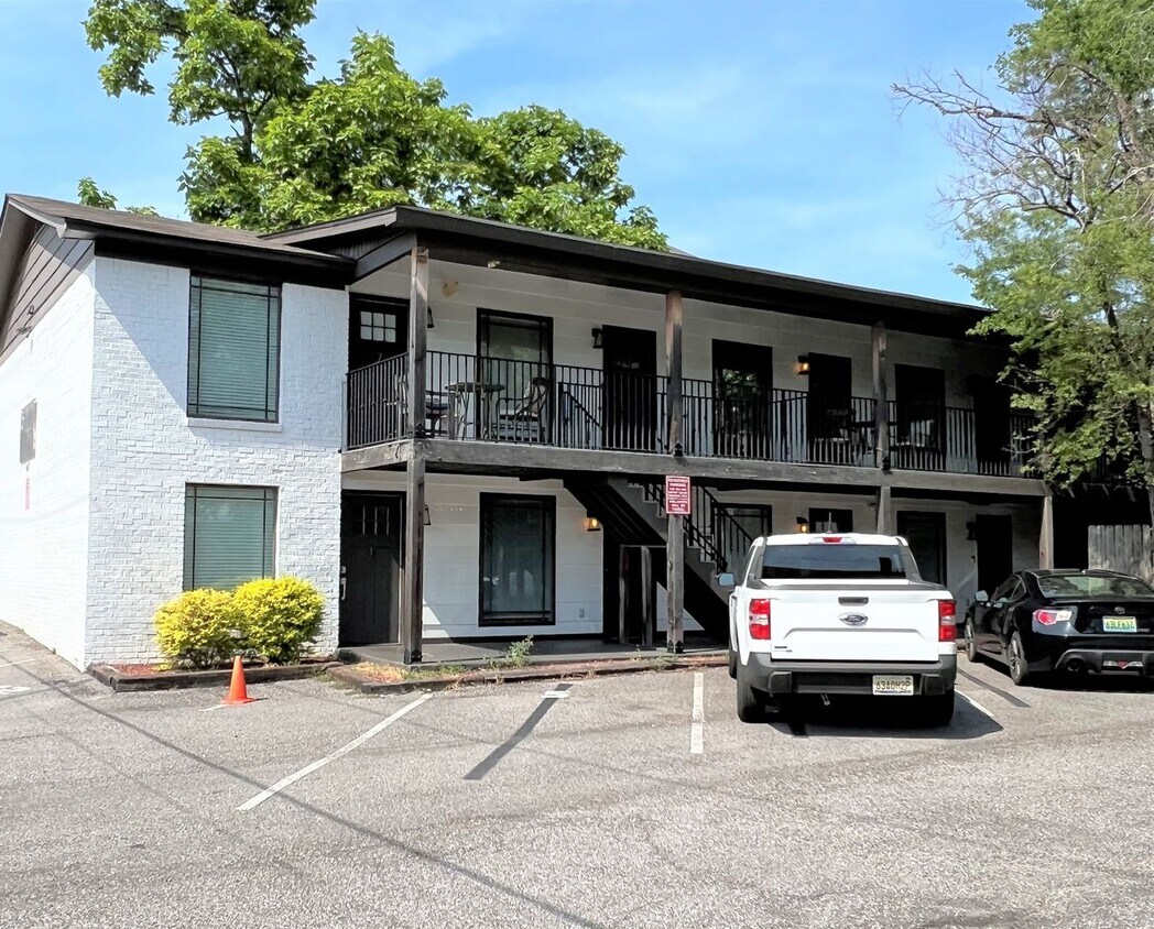 Primary Photo - 1 bedroom condo 3 blocks from Bryant Denny...
