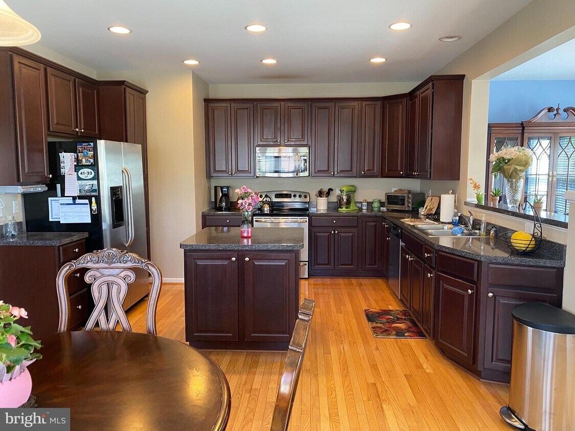 618 Sweetgum Ln, Woodbury, NJ 08096 Townhouse for Rent in Woodbury