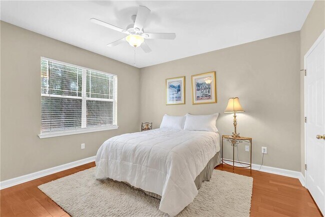 Foto del edificio - 5559 Glenridge Dr