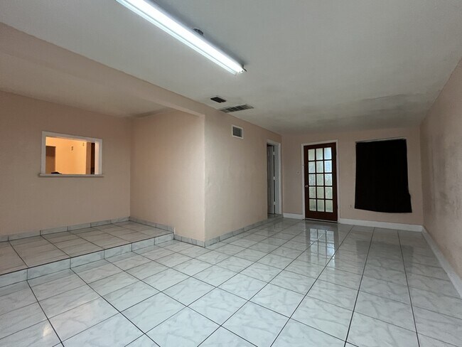 Foto del edificio - 2521 Kingsland Ave