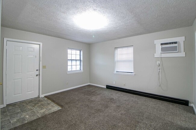 Building Photo - 17-417 Thompsonville Ln
