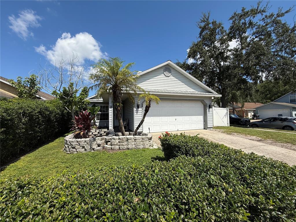 Foto principal - 9941 Red Clover Ave