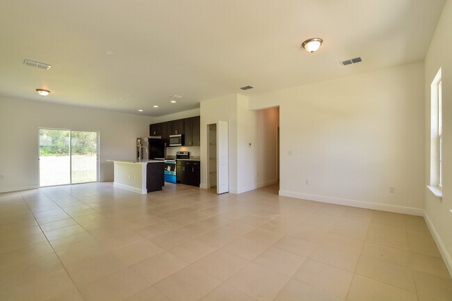 Building Photo - 15862 SW 27th Avenue Rd, Ocala, FL