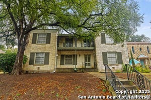 Building Photo - 336 E Lullwood Ave