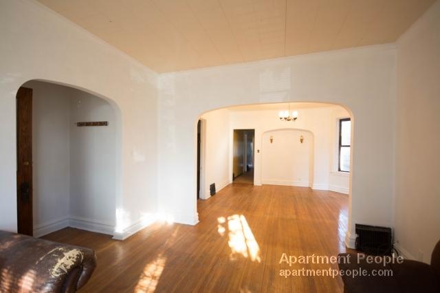 Building Photo - 4249 N Damen Ave
