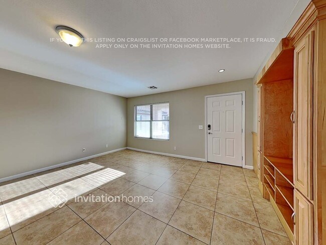 Building Photo - 1533 S Halsted Dr