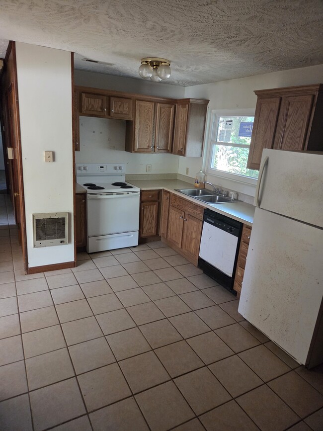 Building Photo - 105 Villager Resort Dr