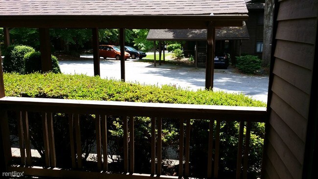 Building Photo - 550 Courtwood Ln