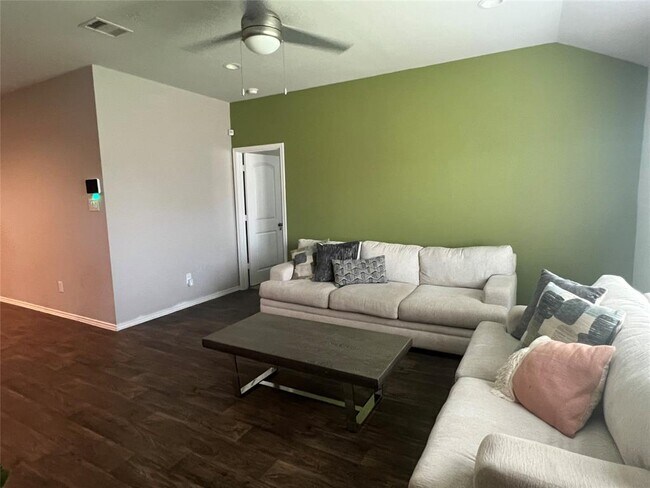 Foto del edificio - 20363 Green Mountain Dr