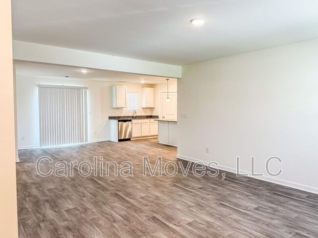 Foto del edificio - 6015 Willutuck Dr