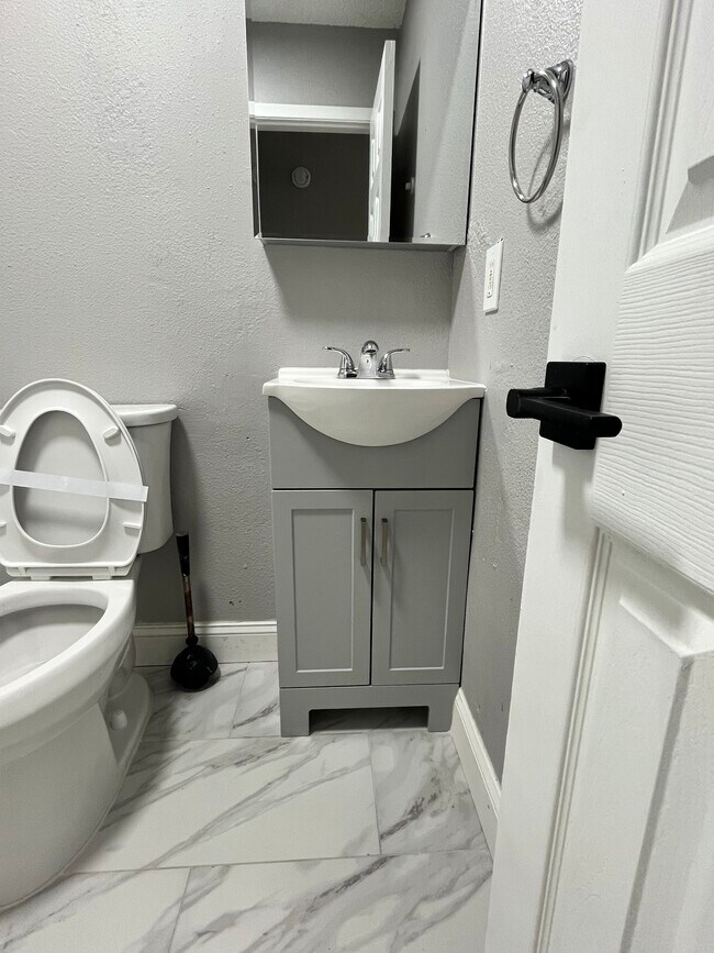Foto del edificio - 8012 N Mulberry St