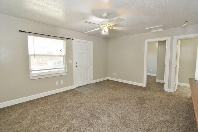 Building Photo - 146 Neilson Ln