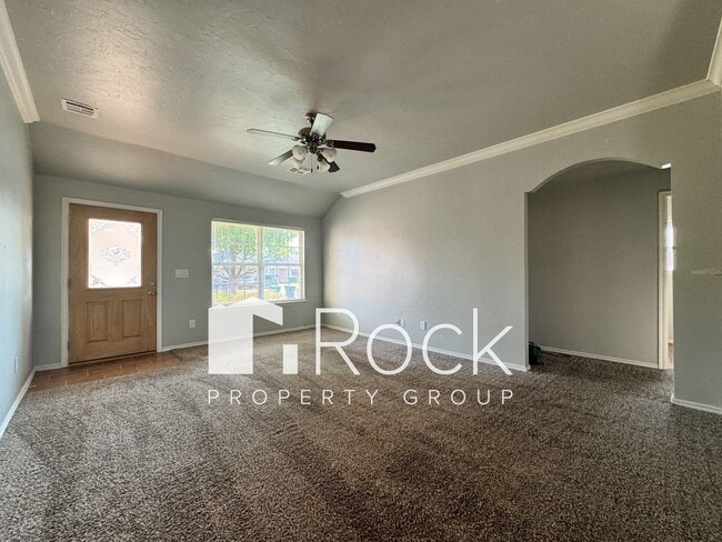 Building Photo - 3 Bedroom Home in Piedmont with ALL APPLIANCES Included *Half Month's Rent FREE*