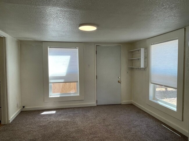 Foto del edificio - Great 1 Bedroom 1 Bath Cottage-ALL UTITLITES INCLUDED, except Power