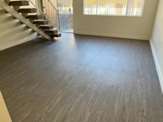 Interior Photo - 7929 Stewart & Gray Rd