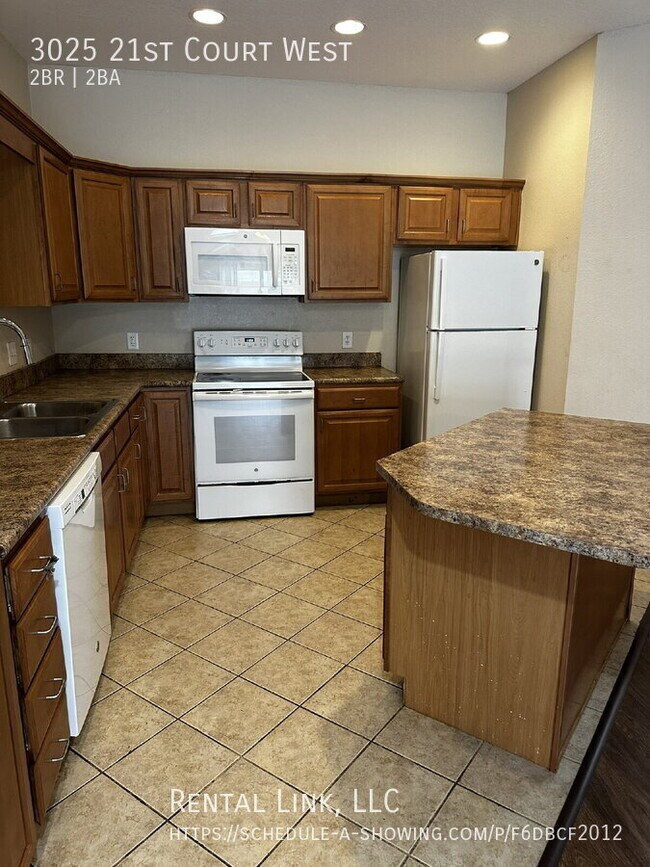 Building Photo - 3025 21 Ct W