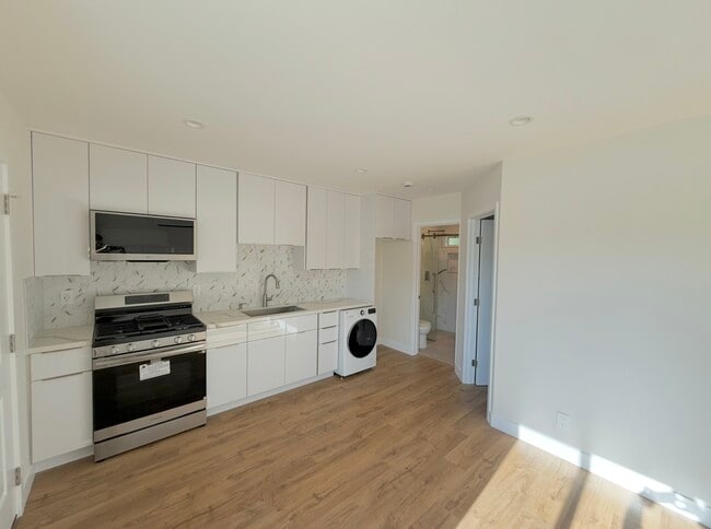 Kitchen - 8604 Tilden Ave
