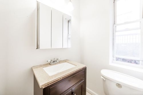 Foto del edificio - 256 E 78th St
