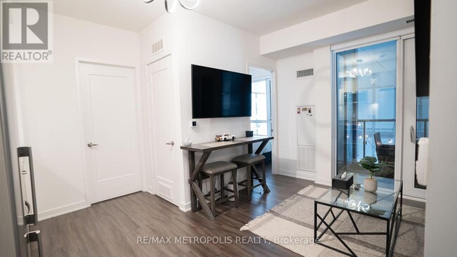 Photo du bâtiment - 135 Lower Sherbourne St