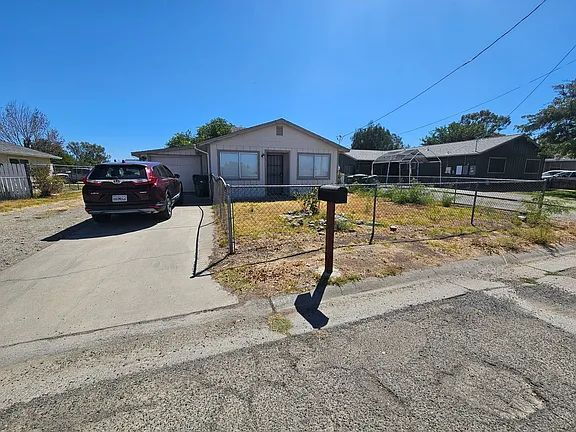 Building Photo - Charming 2-Bedroom Retreat with Spacious Layout in Corning, CA!