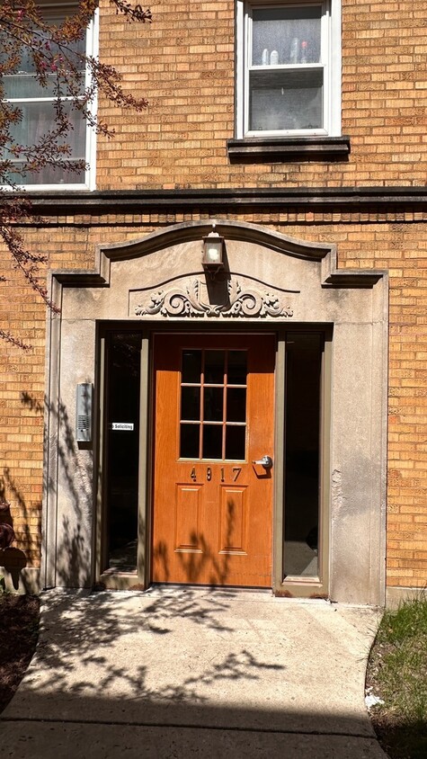 Primary Photo - 4917 N Avers Ave