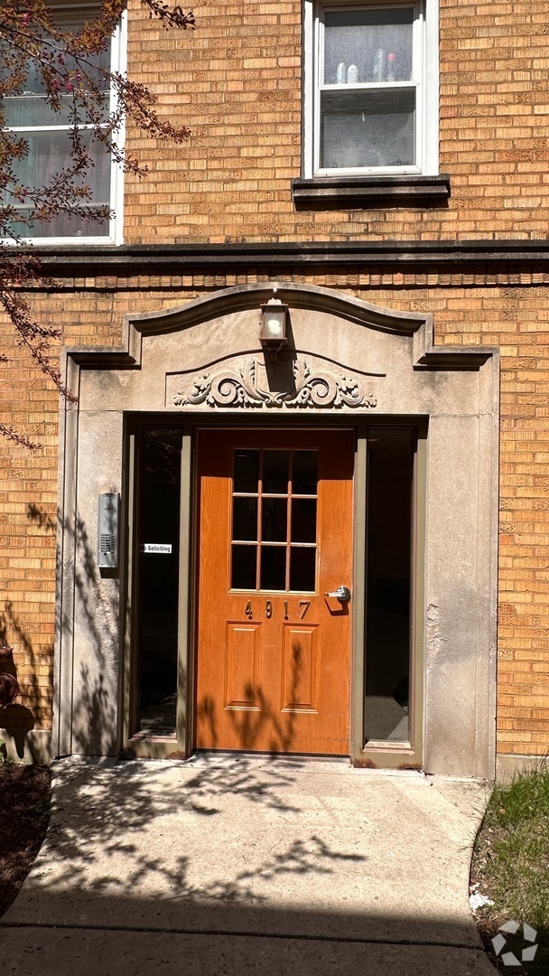 Building Photo - 4917 N Avers Ave