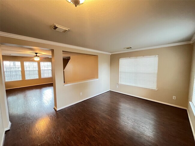 Foto del edificio - 3215 Legends Hill Ct