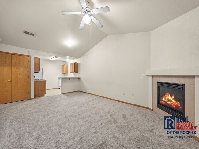 Foto del edificio - 2 Bed, 2 Bath Condo Near CSU- $500 OFF 1st...