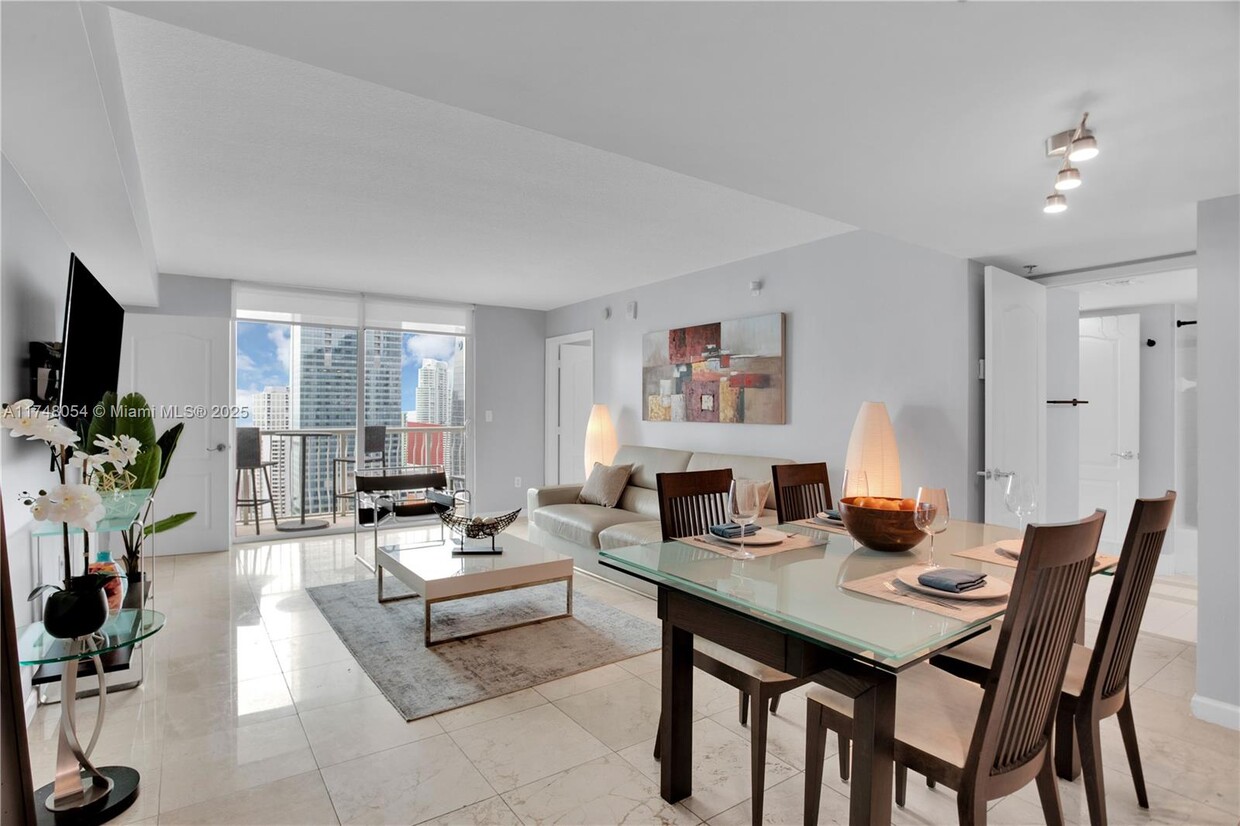 Primary Photo - 1200 Brickell Bay Dr