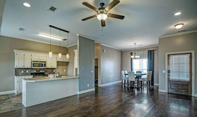 Foto del edificio - 121 Millhouse Drive