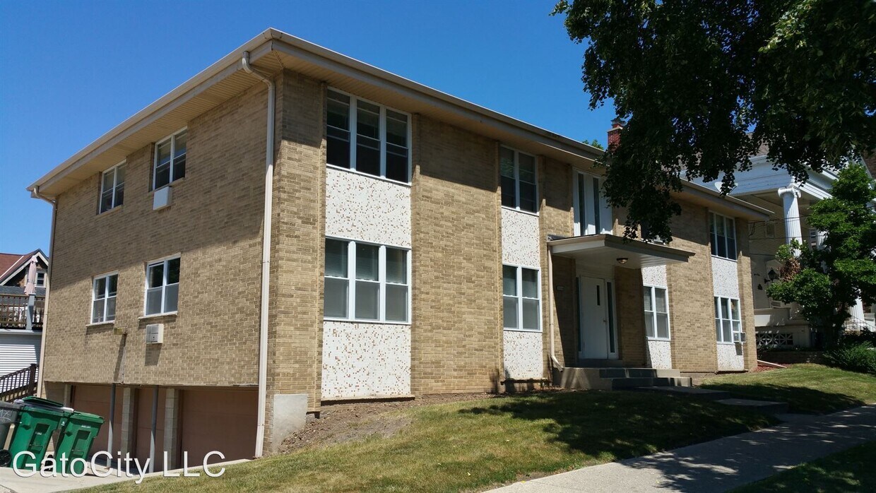 Foto principal - 1004 E Pleasant St