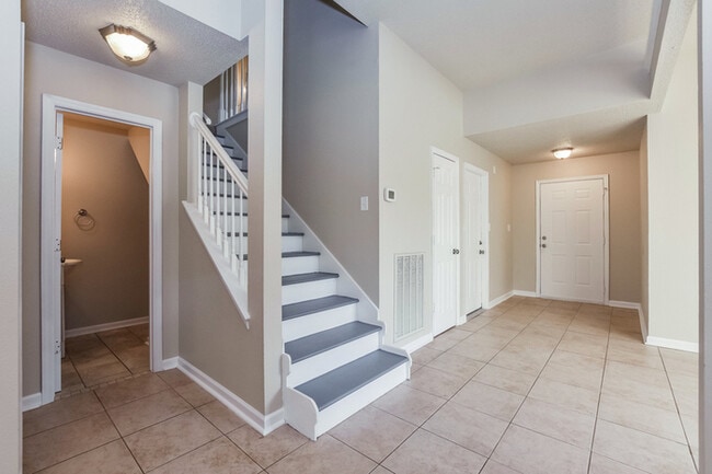 Foto del edificio - 14002 Whitehurst Cir SW