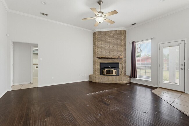 Building Photo - 7017 Springwater Ave