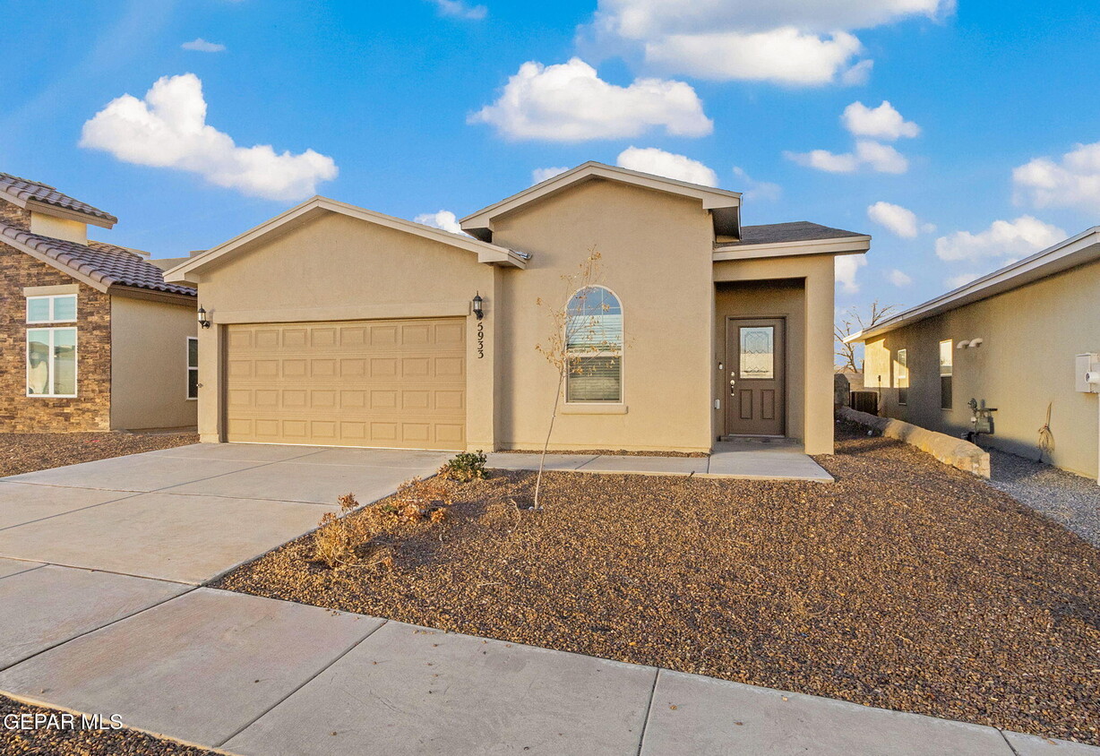 Foto principal - 5933 Ruidoso Downs St