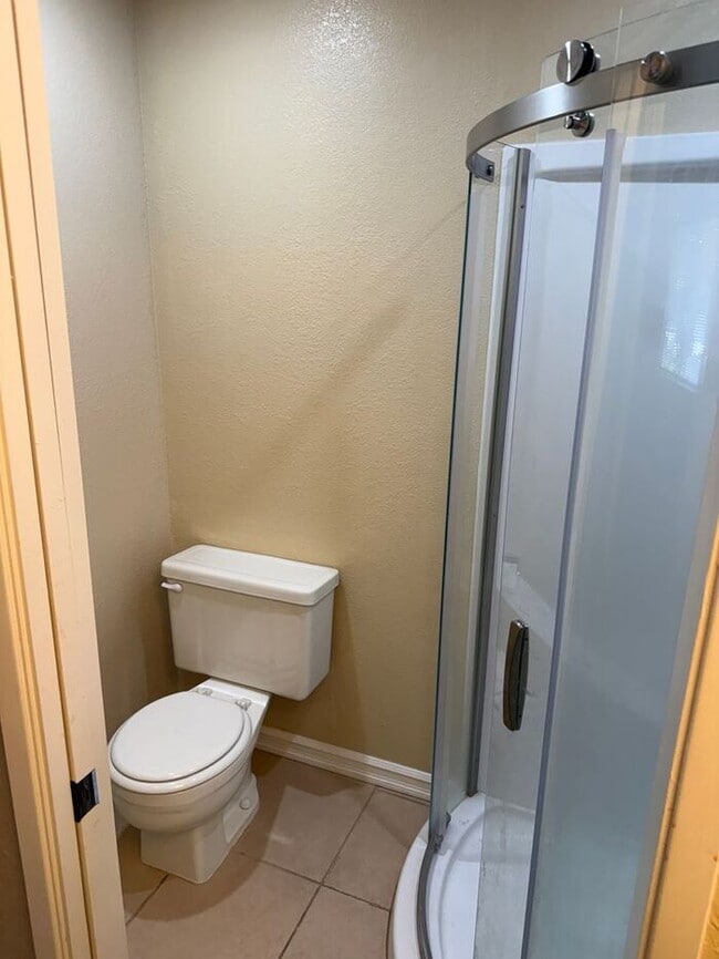Building Photo - Cozy 1 Master Bedroom and 1 Bath