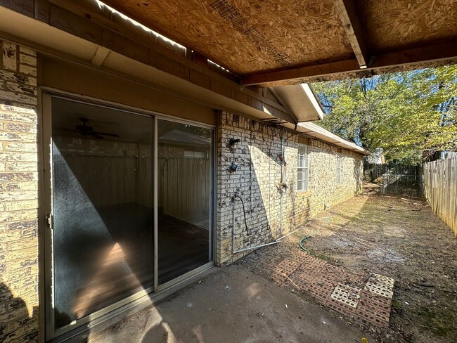 Foto del edificio - Cozy 3 Bedroom Unit! Tour Today!
