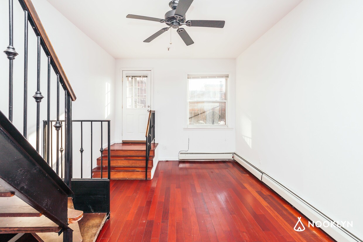 Foto principal - 222 Montrose Ave