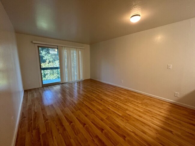 Foto del edificio - Nice Cozy 1 Bedroom Condo !!!