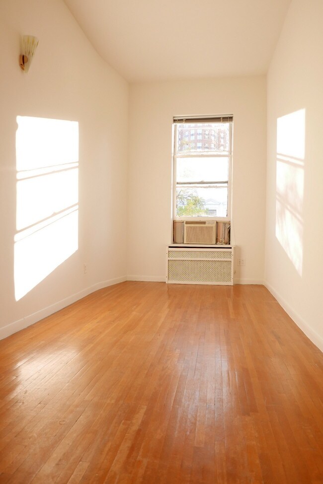 Foto del edificio - 55 W 69th St