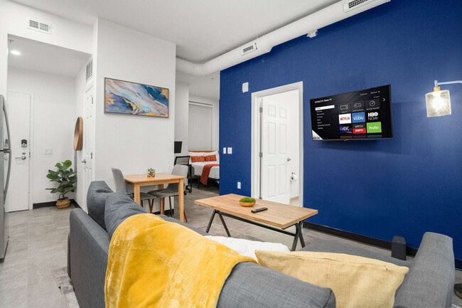 Building Photo - 209 9th St