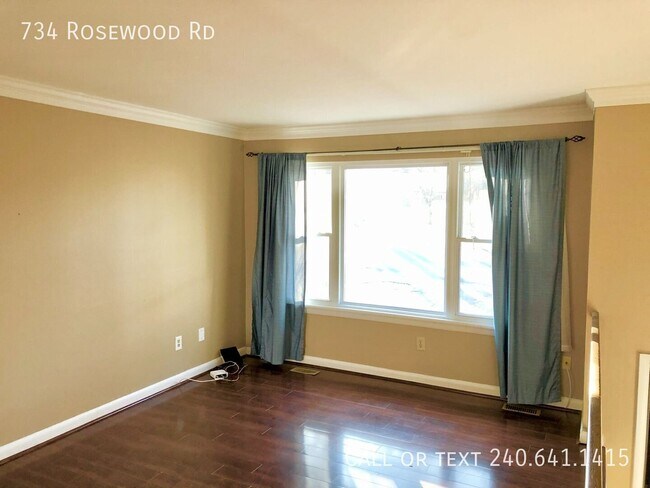 Building Photo - 734 Rosewood Rd