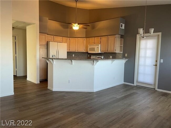 Building Photo - 5225 W Reno Ave