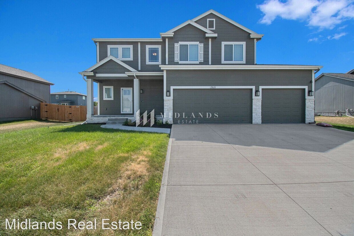 Primary Photo - 4 br, 2 bath House - 15010 S 19th St.