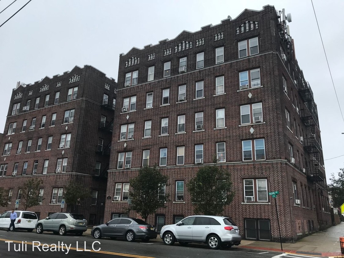 Building Photo - 1415 Palisade Ave