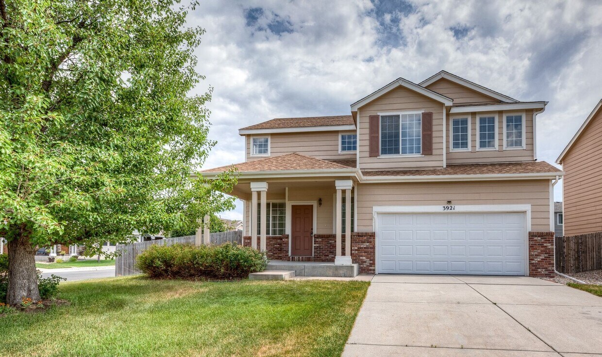 Primary Photo - Lovely Home on East Side Near Bases and Sc...