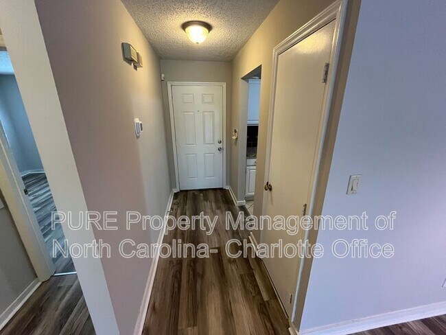 Foto del edificio - 300 E Park Ave