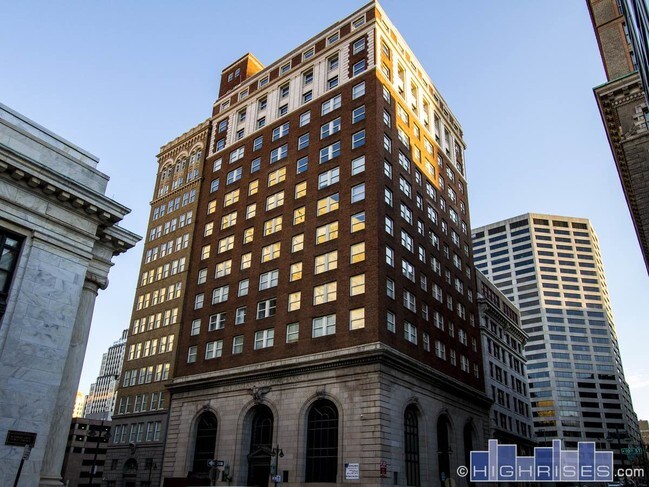 Building Photo - 15 W 10th St