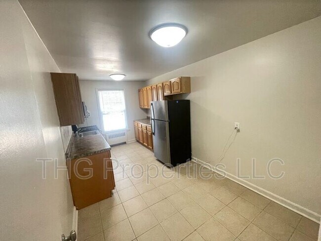 Foto del edificio - 76 Woodland Rd