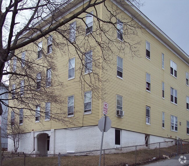 14 Duxbury Rd, Worcester, MA 01605 Apartments in Worcester, MA